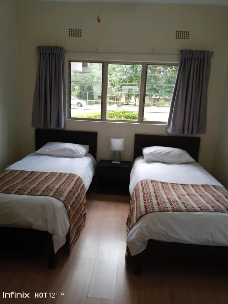 Victoria Apartments Livingstone Esterno foto